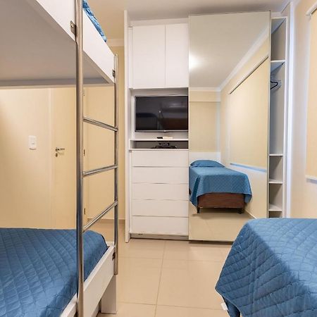 Cobertura Espacosa E Confortavel No Centro De บอมบินญัส ภายนอก รูปภาพ