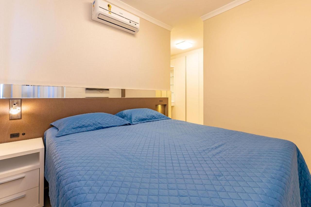 Cobertura Espacosa E Confortavel No Centro De บอมบินญัส ภายนอก รูปภาพ