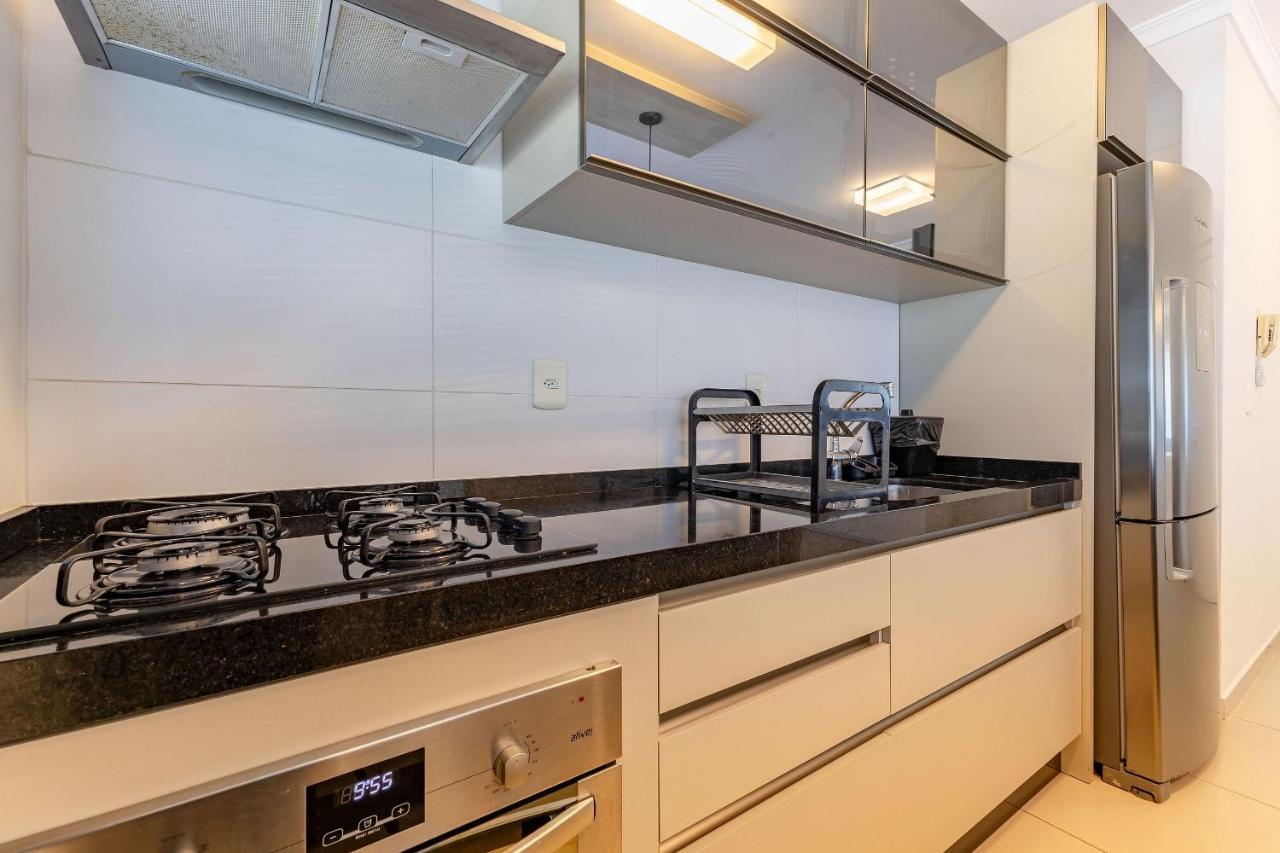 Cobertura Espacosa E Confortavel No Centro De บอมบินญัส ภายนอก รูปภาพ