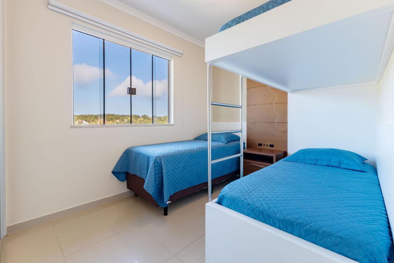Cobertura Espacosa E Confortavel No Centro De บอมบินญัส ภายนอก รูปภาพ